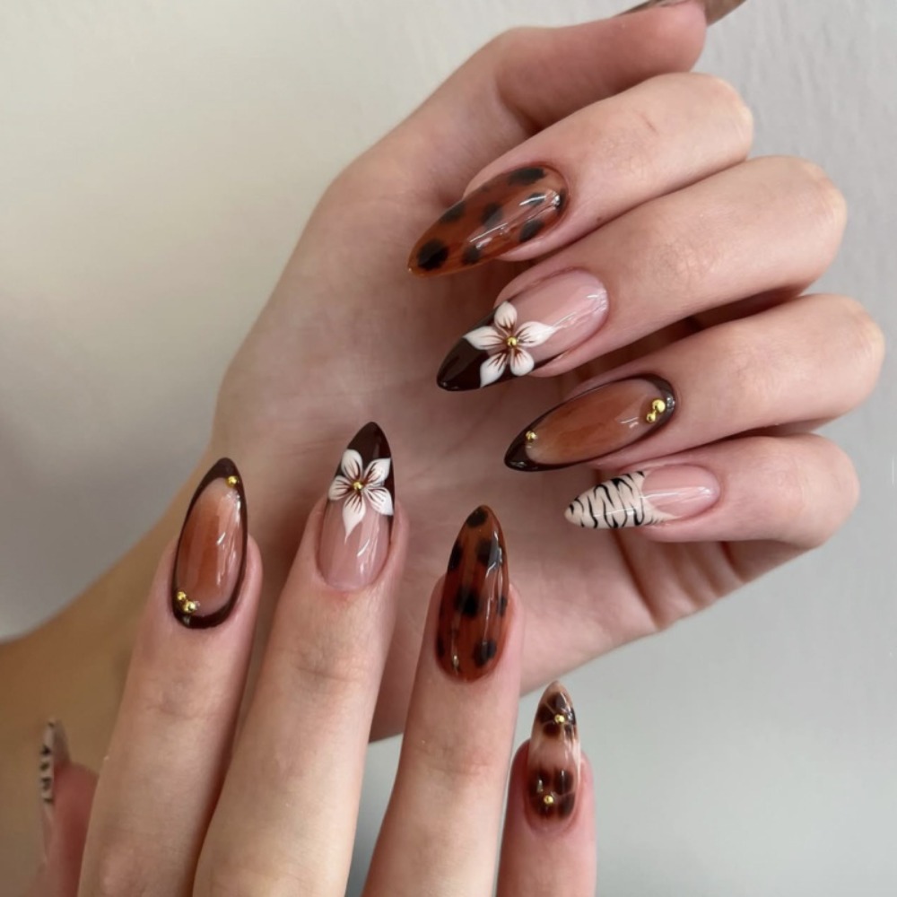 Pressed Flower Art - 24pcs Kuku Palsu French Tip Coklat
